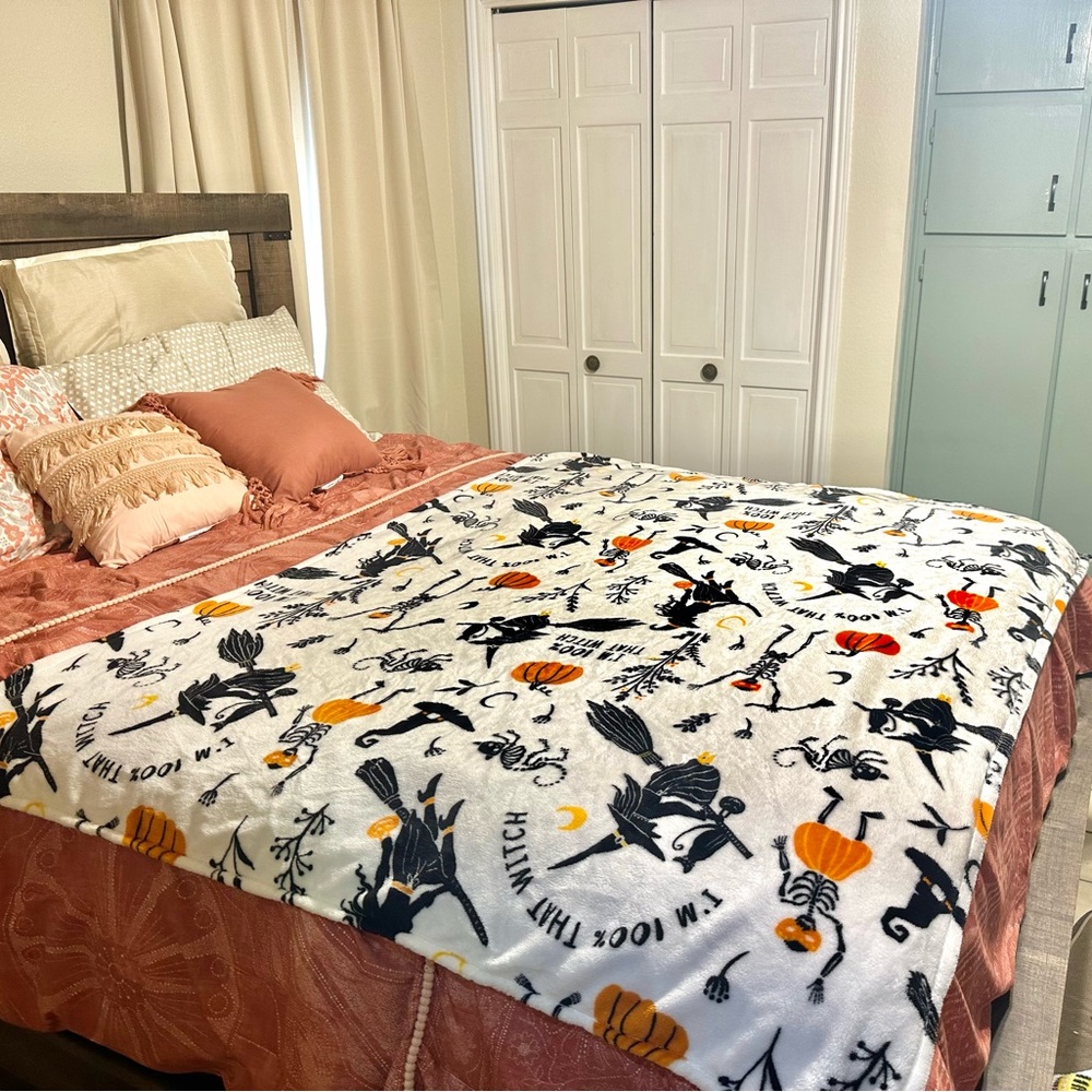 Halloween blanket